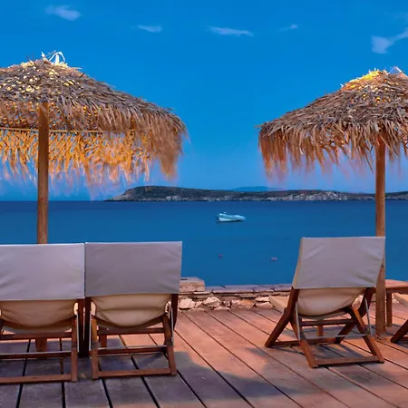 Golden Chrisi Akti (Paros)