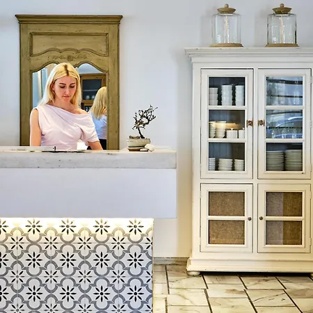 Golden Chrisi Akti (Paros)