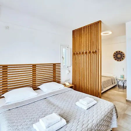 Golden 3* Chrisi Akti (Paros)
